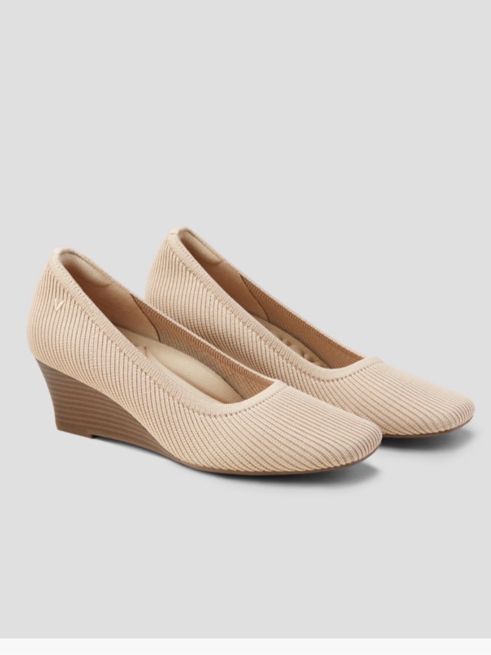 Vivaia Square-Toe Wedge (Margot™ Wedge Pro) in Almond. Size 9.5 NWOB